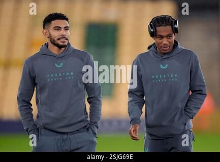 Kaine Kesler Hayden von Preston North End (links) und Jayden Meghoma von Preston North End (rechts) vor dem Sky Bet Championship-Spiel in Carrow Road, Norwich. Bilddatum: Dienstag, 11. Februar 2025. Stockfoto