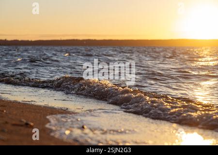 Quelltal, Glücksburg, Wasser, Wellen und Strand Stockfoto