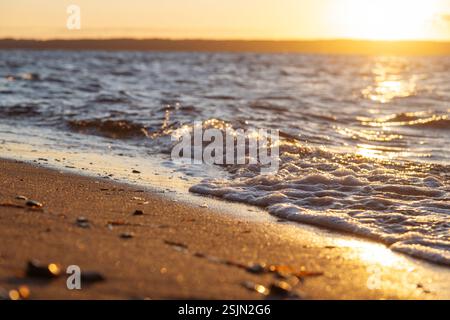 Quelltal, Glücksburg, Wasser, Wellen und Strand Stockfoto