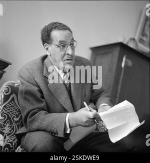 Erster Präsident der Provisorischen Regierung der Algerischen Republik (GPRA) von 1958 bis 1961#erster Präsident der Provisorischen Regierung der Algerischen Republik GPRA von 1958 bis 1961--- Ferhat Abbas in Montreux 1958#Ferhat Abbas in Montreux 1958- RDB VON DUKAS Stockfoto
