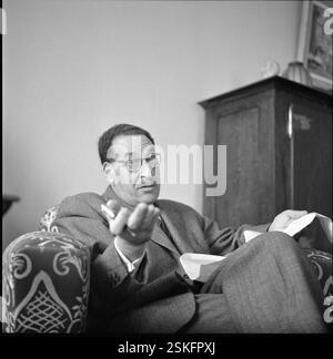 Erster Präsident der Provisorischen Regierung der Algerischen Republik (GPRA) von 1958 bis 1961#erster Präsident der Provisorischen Regierung der Algerischen Republik GPRA von 1958 bis 1961--- Ferhat Abbas in Montreux 1958#Ferhat Abbas in Montreux 1958- RDB VON DUKAS Stockfoto