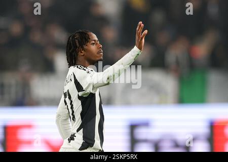 Turin, Italien. Februar 2025. Samuel Mbangula von Juventus wurde während des Spiels zwischen Juventus und PSV Eindhoven im Juventus-Stadion in Aktion gesehen. Endpunktzahl: Juventus 2:1 PSV Eindhoven. Quelle: SOPA Images Limited/Alamy Live News Stockfoto