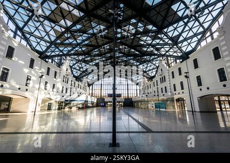 Lodz Fabryczna Hauptbahnhof modernes Innenleben in Polen Stockfoto