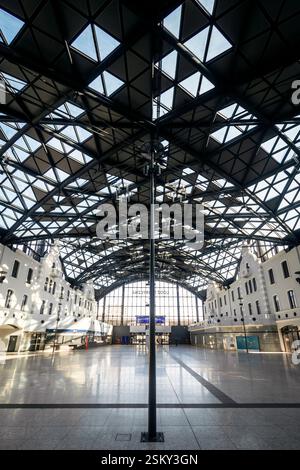 Lodz Fabryczna Hauptbahnhof modernes Innenleben in Polen Stockfoto