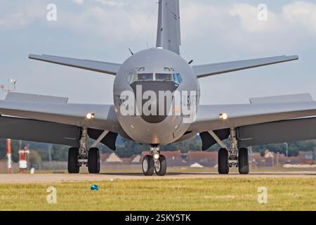 U. S Air Force Boeing KC-135R Stratotanker wurde der 100. ARW (Air Betanking Wing), RAF Mildenahll, Suffolk, Großbritannien, zugewiesen Stockfoto