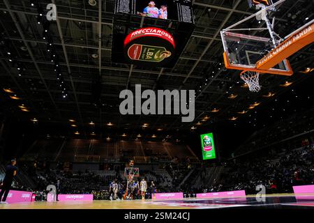 Torino, Italien. Februar 2025. Während des Frecciarossa Final Acht 2025 Basket zwischen Germani Brescia und Bertram Derthona Tortona in Turin Norditalien - 12. Februar 2025. Sport - Basket (Foto: Fabio Ferrari/LaPresse) Credit: LaPresse/Alamy Live News Stockfoto