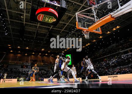 Torino, Italien. Februar 2025. Während des Frecciarossa Final Acht 2025 Basket zwischen Germani Brescia und Bertram Derthona Tortona in Turin Norditalien - 12. Februar 2025. Sport - Basket (Foto: Fabio Ferrari/LaPresse) Credit: LaPresse/Alamy Live News Stockfoto