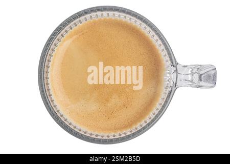 Espresso in einer Glasschale, Draufsicht auf weißem Hintergrund Stockfoto