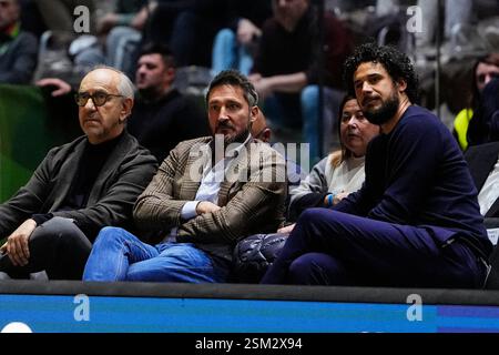 Torino, Italien. Februar 2025. Gianmarco Pozzecco während des Frecciarossa Final Acht 2025 Basket zwischen Germani Brescia und Bertram Derthona Tortona in Turin Norditalien - 12. Februar 2025. Sport - Basket (Foto: Fabio Ferrari/LaPresse) Credit: LaPresse/Alamy Live News Stockfoto