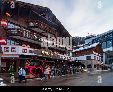 Ischgl: apres Skibar Kitzloch in Paznaun - Ischgl, Tirol, Tirol, Österreich Stockfoto