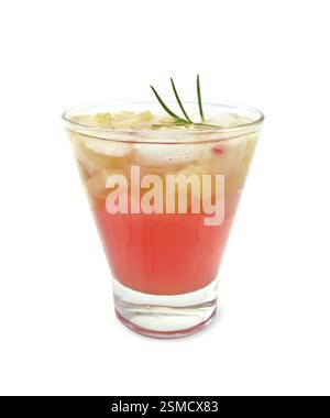 Limonade mit Rhabarber und Rosmarin in einem Glas isoliert auf weißem Hintergrund Stockfoto