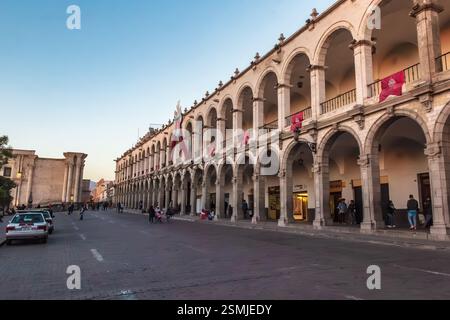 Bögen auf dem Hauptplatz von Arequipa Stockfoto