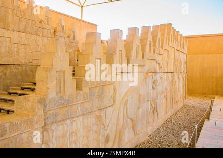 Persepolis, eine antike Hauptstadt der Könige der Achämenischen Dynastie des Iran (Persien), wurde 1979 zum UNESCO-Weltkulturerbe erklärt. Stockfoto
