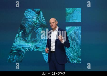 Roland Busch Präsident und Vorstandsvorsitzender, bei seiner Rede, Gestik, Einzelbild, angeschnittenes Einzelmotiv, Halbfigur, halbe Figur. Virtuelle, digitale Siemens Hauptversammlung am 13.02.2025 in München. *** Roland Busch President und Chief Executive Officer, während seiner Rede Geste, Einzelbild, beschnittenes Einzelmotiv, halbe Zahl, halbe Zahl virtuelle, digitale Siemens-Hauptversammlung am 13. 02 2025 in München Stockfoto