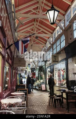 Oxford, England: Der überdachte Markt ist ein historischer Indoor-Markt mit ständigen unabhängigen Geschäften und Verkaufsständen an der Market Street im Zentrum von Oxford. Die Stockfoto