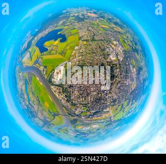 Luftaufnahme, Wohngebiet, Blick auf Wesel am Rhein, hinter der Auesee, Globus, Fischaugenbild, 360-Grad-Bild, winzige Welt, kleiner Planet, Stockfoto