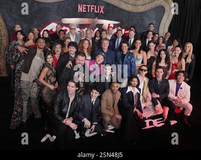 COBRA KAI Series Cast – Nathaniel Oh, Owen Morgan, Okea Eme-Akwari, Hannah Kepple, Rayna Vallandingham, Tamlyn Tomita, Patrick Luwis, Khalil Everage, Oona O'Brien, Ron Thomas, Keith Arthur Bolden, Aedin Mincks, Peyton List, Griffin Santopietro, Bo Mitchell, Thomas Ian Griffith, Robyn Lively, Joe Seo, Martin Kove, Dallas Dupree Young, Gianni DeCenzo, William Zabka, Randee Heller, Yuji Okumoto, Ralph Macchio, XOLO Maridueña, Tony O'Dell, Jon Hurwitz, Sean Kanan, Jacob Bertrand, Vanessa Rubio, Josh Heald, William Christopher Ford, Courtney Henggeler, Tanner Buchanan, Hayden Schlossberg, Mary Mous Stockfoto