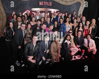 COBRA KAI Series Cast & Crew – Tracey Pakosta, VP, Comedy Original Series, Netflix, Andy weil, VP of Comedy, Netflix, Khalil Everage, Nathaniel Oh, Owen Morgan, Patrick Luwis, Okea Eme-Akwari, Rayna Vallandingham, Hannah Kepple, Rose Bianco, Oona O'Brien, Peyton List, Keith Arthur Bolden, Griffin Santopietro, Aedin Mincks, Ron Thomas, Bo Mitchell, Robyn Lively, Thomas Ian Griffith, Joe Seo, William Zabka, Dallas Dupree Young, Gianni DeCenzo, Martin Kove, Bela Bajaria, CCO, Netflix, Yuji Okumoto, Ralph Macchio, Tony O'Dell, Xolo Maridueña, Jon Hurwitz, Sean Kanan, Jacob Bertrand, Vanessa Rubio, Stockfoto