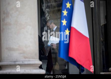Paris, Frankreich. Februar 2025. Alexis Kohler nach der wöchentlichen Kabinettssitzung im Elysee-Palast in Paris am 13. Februar 2025. Foto: Eliot Blondet/ABACAPRESS. COM Credit: Abaca Press/Alamy Live News Stockfoto