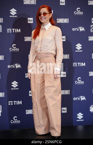 Sanremo, Italien. Februar 2025. Noemi nimmt an einem Fotogespräch bei der 75. Ausgabe des Sanremo Italian Song Festivals im Ariston Theatre in Sanremo, Norditalien, Teil – Donnerstag, 13. Februar 2025. Unterhaltung. (Foto: Marco Alpozzi/LaPresse) Credit: LaPresse/Alamy Live News Stockfoto