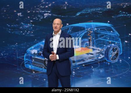 Roland Busch Präsident und Vorstandsvorsitzender bei seiner Rede , Gestik,Einzelbild,angeschnittenes Einzelmotiv,Halbfigur,halbe Figur. Virtuelle, digitale Siemens Hauptversammlung am 13.02.2025 in München. *** Roland Busch President und Chief Executive Officer während seiner Rede , Gesten,Einzelbild,zugeschnittenes Einzelmotiv,halbe Figur,halbe Figur virtuelle,digitale Siemens Hauptversammlung am 13 02 2025 in München Stockfoto