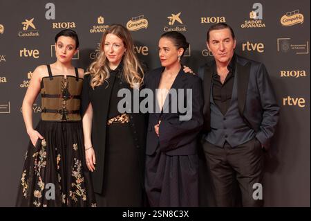 Ganada, Spanien 08. Februar 2025, Schauspielerin Marina Guerola, Pilar Palomero, Patricia López Arnaiz de Loewe und Antonio de la Torre nehmen an der 39. Goya Cinema Awards Gala im Palacio de Exposiciones y Congresos de Granada, Spanien Teil - © ifnm Press Stockfoto