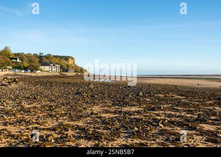 Wunderschöner Morgen in Red Wharf Bay auf Anglesey, Nordwales. Stockfoto