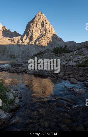 Outlet of Peak Lake, Bridger Wilderness, Wind River Range, Wyoming. Stockfoto