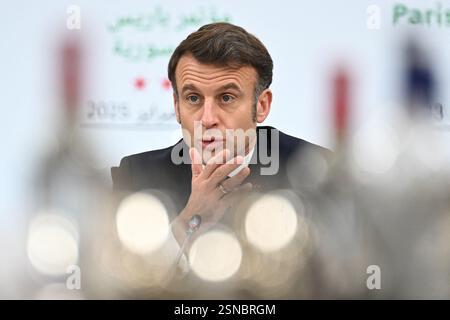 Paris, Frankreich. Februar 2025. Der französische Präsident Emmanuel Macron während der Internationalen Konferenz zu Syrien im Ministerkonferenzzentrum in Paris, Frankreich, am 13. Februar 2025. Foto: Eric Tschaen/Pool/ABACAPRESS. COM Credit: Abaca Press/Alamy Live News Stockfoto