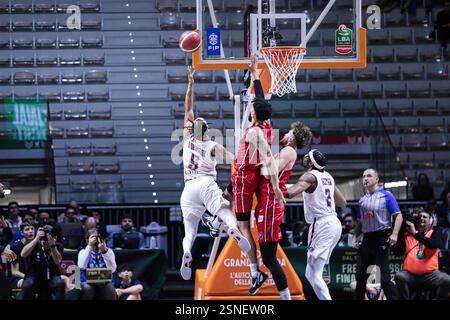 Turin, Italien. Februar 2025. Trapani Shark vs Pallacanestro Trieste, italienischer Basketball Cup Männer Spiel in Turin, Italien, 13. Februar 2025 Credit: Independent Photo Agency/Alamy Live News Stockfoto