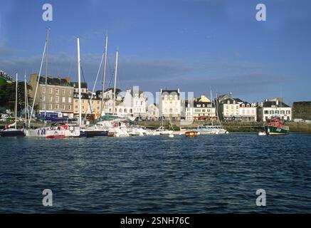 Der kleine französische Inselhafen Belle Isle, Frankreich, ist eine Insel vor der Küste der Bretagne, Departement Morbihan, die größte dieser Inselgruppe. Stockfoto