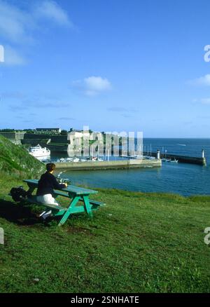 Der kleine französische Inselhafen Belle Isle, Frankreich, ist eine Insel vor der Küste der Bretagne, Departement Morbihan, die größte dieser Inselgruppe. Stockfoto