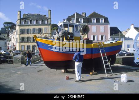 Der kleine französische Inselhafen Belle Isle, Frankreich, ist eine Insel vor der Küste der Bretagne, Departement Morbihan, die größte dieser Inselgruppe. Stockfoto