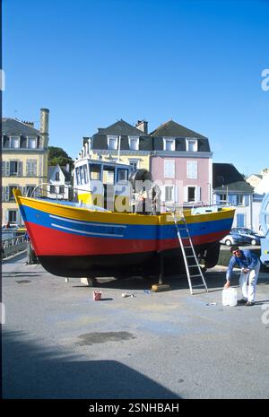 Der kleine französische Inselhafen Belle Isle, Frankreich, ist eine Insel vor der Küste der Bretagne, Departement Morbihan, die größte dieser Inselgruppe. Stockfoto