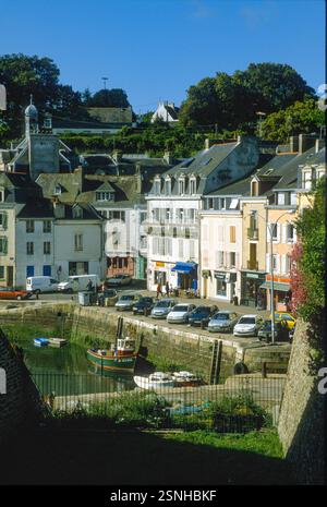 Der kleine französische Inselhafen Belle Isle, Frankreich, ist eine Insel vor der Küste der Bretagne, Departement Morbihan, die größte dieser Inselgruppe. Stockfoto