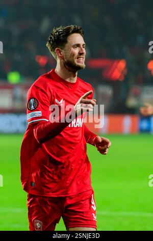 Enschede, Niederlande. Februar 2025. ENSCHEDE, Stadion Grolsch Veste, 13.02.2025, Saison 2024/2025, Europa League während des Spiels Twente - Bodo/Glimt FC Twente Spieler Ricky van Wolfswinkel erzielt 2-1 Credit: Pro Shots/Alamy Live News Stockfoto