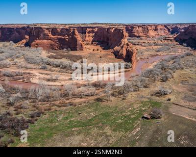 Boden des Canyon de Chelly von Tsegi Overlook, South Rim Drive, Canyon de Chelly National Monument, Chinle, Arizona. Stockfoto