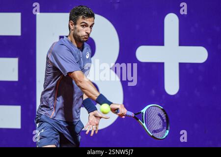 Buenos Aires (13h Feb 2025). Lorenzo Musetti (Italien) gewinnt und rückt in das Quartierfinale der Argentina Open ATP 250 im Buenos Aires Lawn Tennis Club vor. Quelle: Mariano Garcia/Alamy Live News Stockfoto