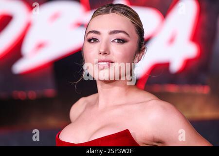 HOLLYWOOD, LOS ANGELES, KALIFORNIEN, USA - 12. FEBRUAR: Peyton List kommt bei der Los Angeles Premiere von Netflix 'Cobra Kai' Staffel 6 Teil 3 Series Finale Event, das am 12. Februar 2025 im Egyptian Theatre Hollywood in Hollywood, Los Angeles, Kalifornien, USA stattfindet. (Foto: Xavier Collin/Image Press Agency) Stockfoto