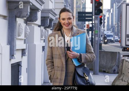 Brüssel, Belgien Februar 2025. Ministerin für Mittelklasse Eleonore Simonet kommt zu einer ministerratssitzung der Bundesregierung am Freitag, den 14. Februar 2025, in Brüssel. BELGA FOTO NICOLAS MAETERLINCK Credit: Belga News Agency/Alamy Live News Stockfoto