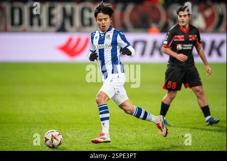 Herning, Dänemark. Februar 2025. Takefusa Kubo (14) von Real Sociedad wurde während des Play-off-Spiels zwischen dem FC Midtjylland und Real Sociedad in der MCH Arena in Herning gesehen. Quelle: Gonzales Photo/Alamy Live News Stockfoto