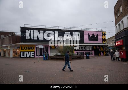Poole High Street in Dorset, da die High Street in diesem Monat aufgrund von Rachel Reeves Geschäftssteuer- und NI-Erhöhungen von Mitarbeitern von Ladenschließungen betroffen ist. Stockfoto
