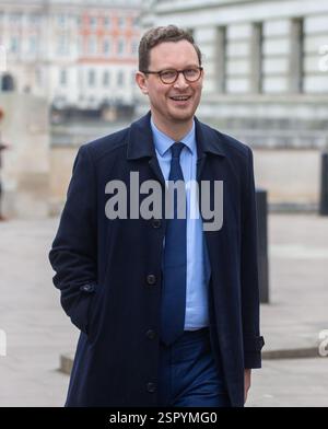 London, England, Großbritannien. Februar 2025. DARREN JONES, Chief Secretary of the Treasury, kommt beim HM Treasury an. (Kreditbild: © Tayfun Salci/ZUMA Press Wire) NUR REDAKTIONELLE VERWENDUNG! Nicht für kommerzielle ZWECKE! Stockfoto