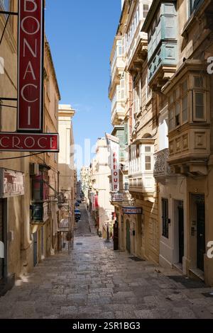 Malta, Straßen von Valletta, alte Mittelmeerstädte Tourismus Stockfoto