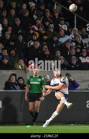 Wakefield, England - 24. Januar 2024 - Max Jowitt von Wakefield Trinity spielt beim Rugby League Luke Gale Testimonial Match Wakefield Trinity gegen Castleford Tigers im DIY Kitchens Stadium, Wakefield, UK Dean Williams Stockfoto