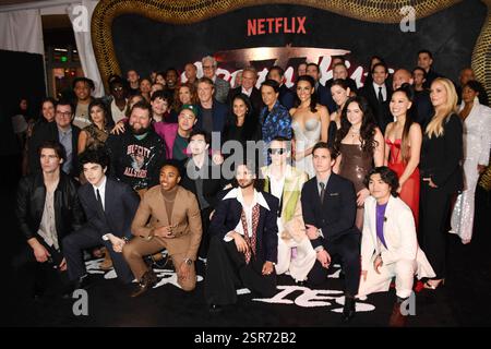 LOS ANGELES, KALIFORNIEN - 12. FEBRUAR: Besetzung und Crew, darunter Nathaniel Oh, Owen Morgan, Khalil Everage, Rayna Vallandingham, Tamlyn Tomita, Patrick Stockfoto