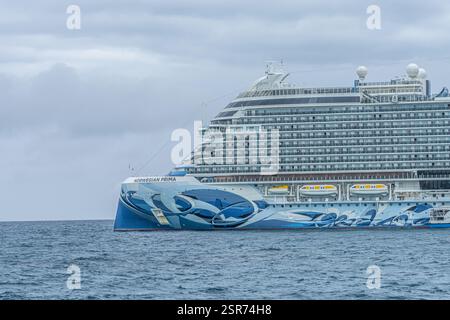 20. Januar 2025 - Great Stirrup Cay Bahamas - Norwegisches Prima Kreuzfahrtschiff auf See Stockfoto