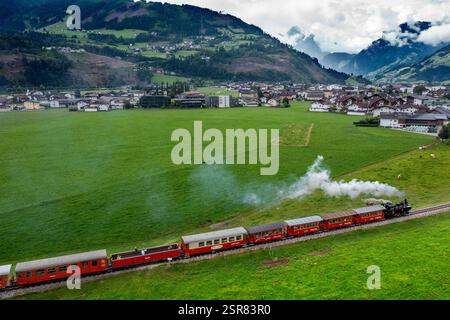 Zillertaler Bahn oder Zillertalbahn, Zillertal, Jenbach, Tirol, Österreich. Diese Dampfeisenbahn verkehrt zwischen der Industriestadt Jenbach und Th Stockfoto