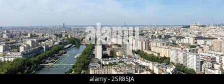 Panoramablick auf Paris mit dem Eiffelturm, Tour Montparnasse und Sacré-Coeur, Frankreich Stockfoto