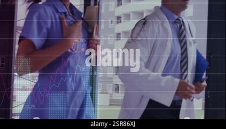 Bild der Datenverarbeitung über verschiedene Ärzte Stockfoto